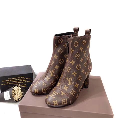 Bottes Louis Vuitton femme occasion 